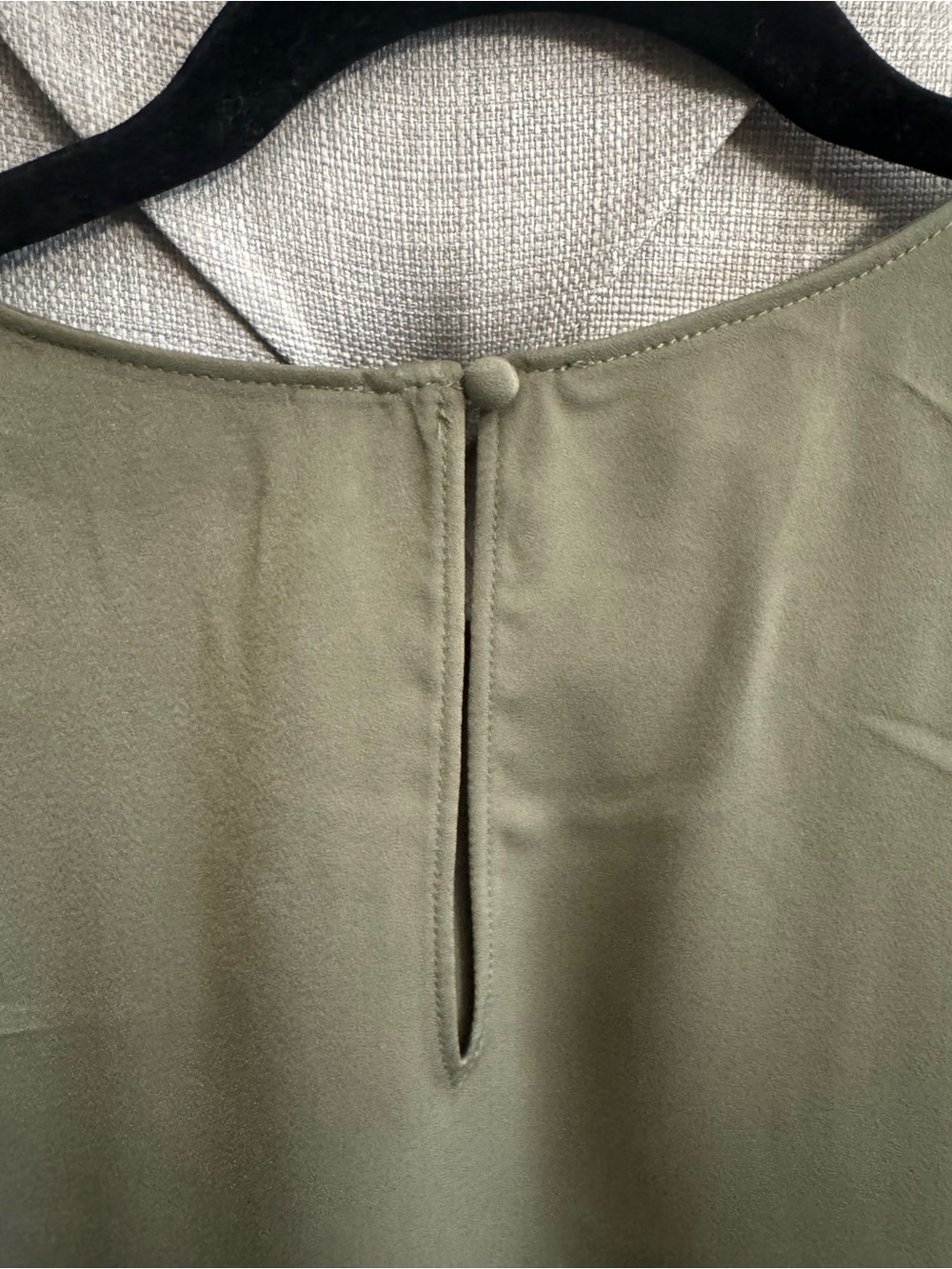 Banana Republic Olive Green Sleeveless Satin Shell Top - Picture 3 of 4